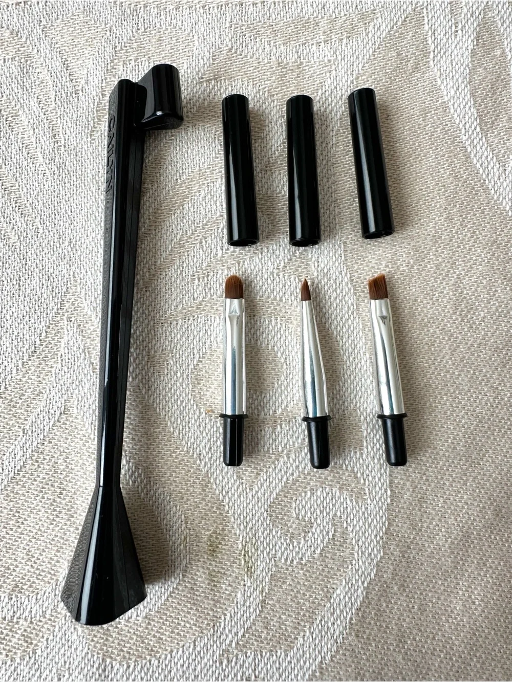 CAILYN O!3 in 1 Eye Brush Set NWOT | Retractable | 3 Brush Tips